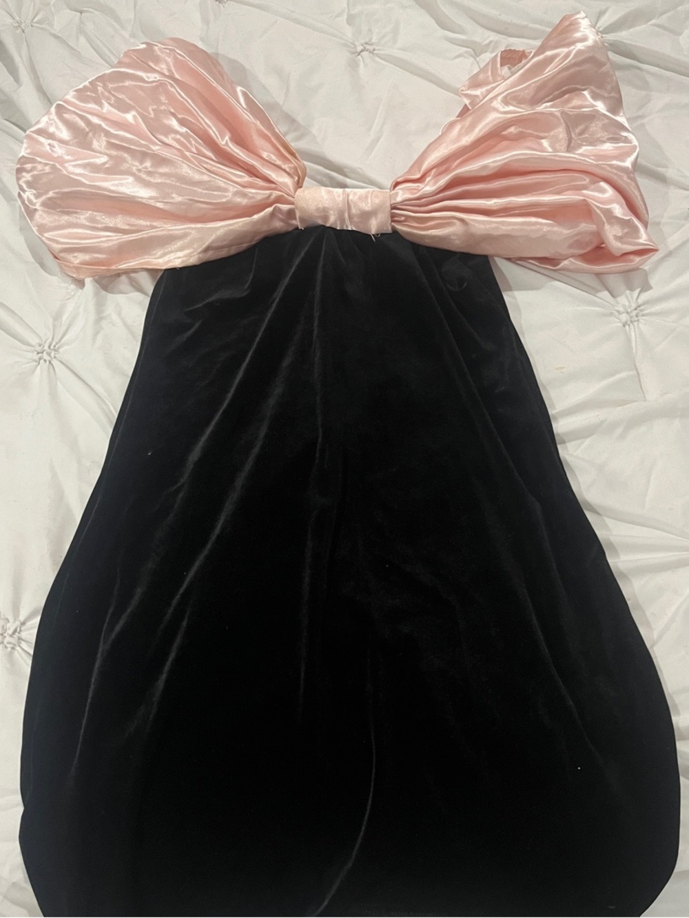PINK BOW TOP AND SLIM BLACK MINI DRESS